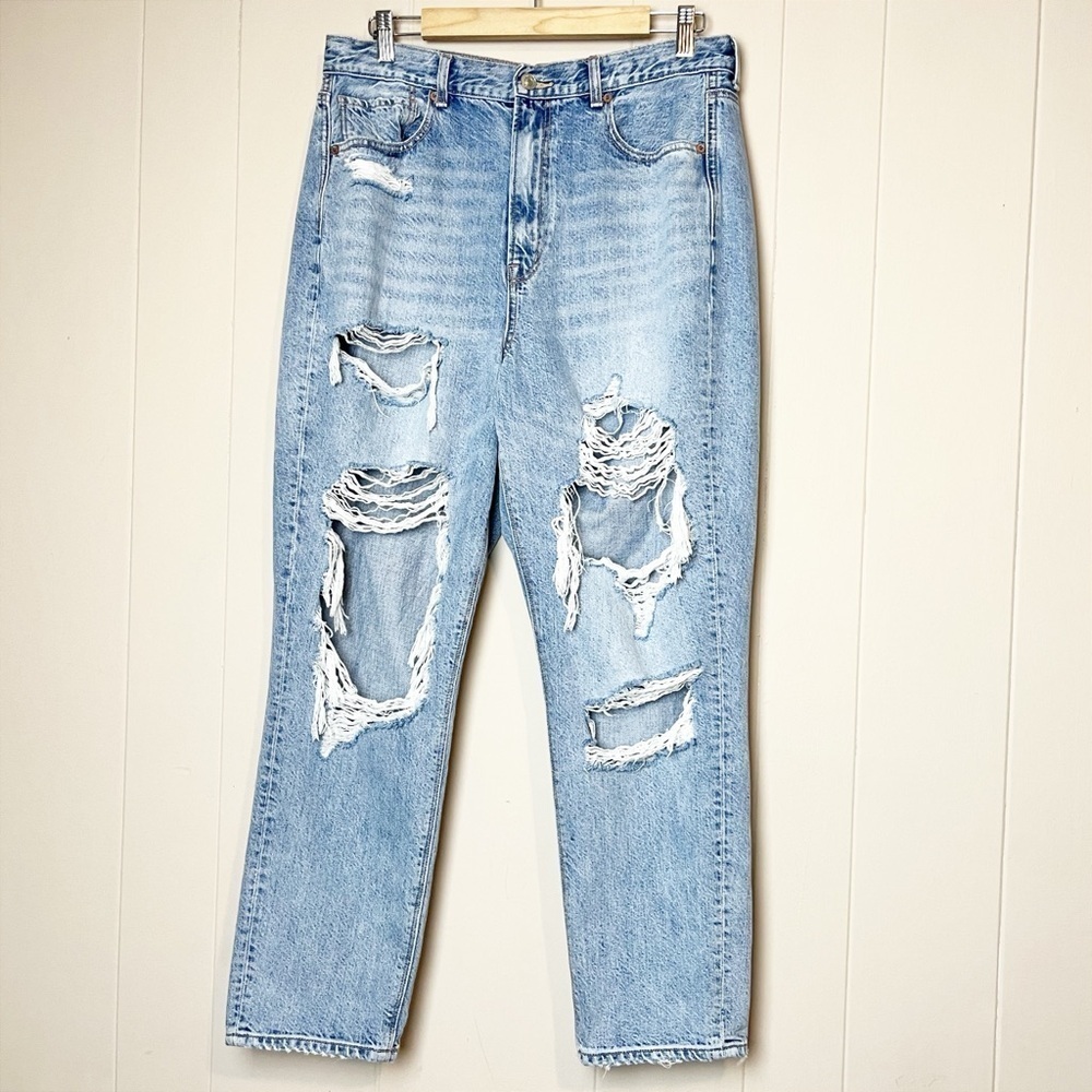 American Eagle Highest Rise Mom Jeans 12 light wash distressed destroyed ripped - Picture 13 of 14